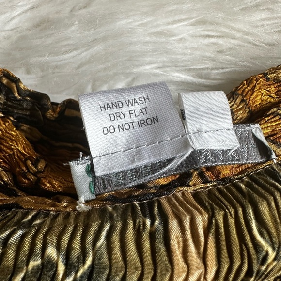 Alberto Makali Small Crepe Animal Print Sequins Blouse - Picture 4 of 4